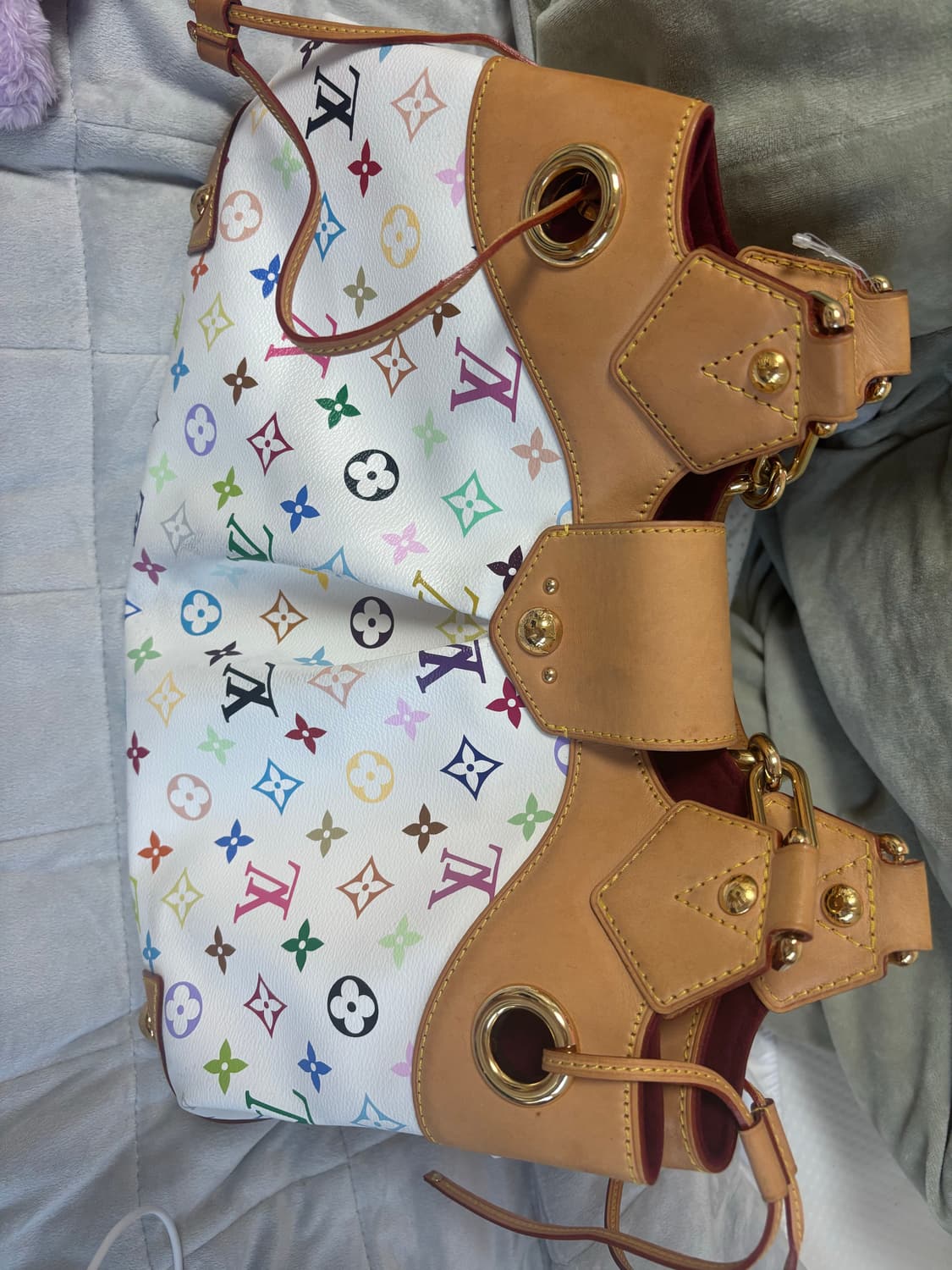 루이비통 멀티 우슐라 화이트 판매합니다 상품이미지7