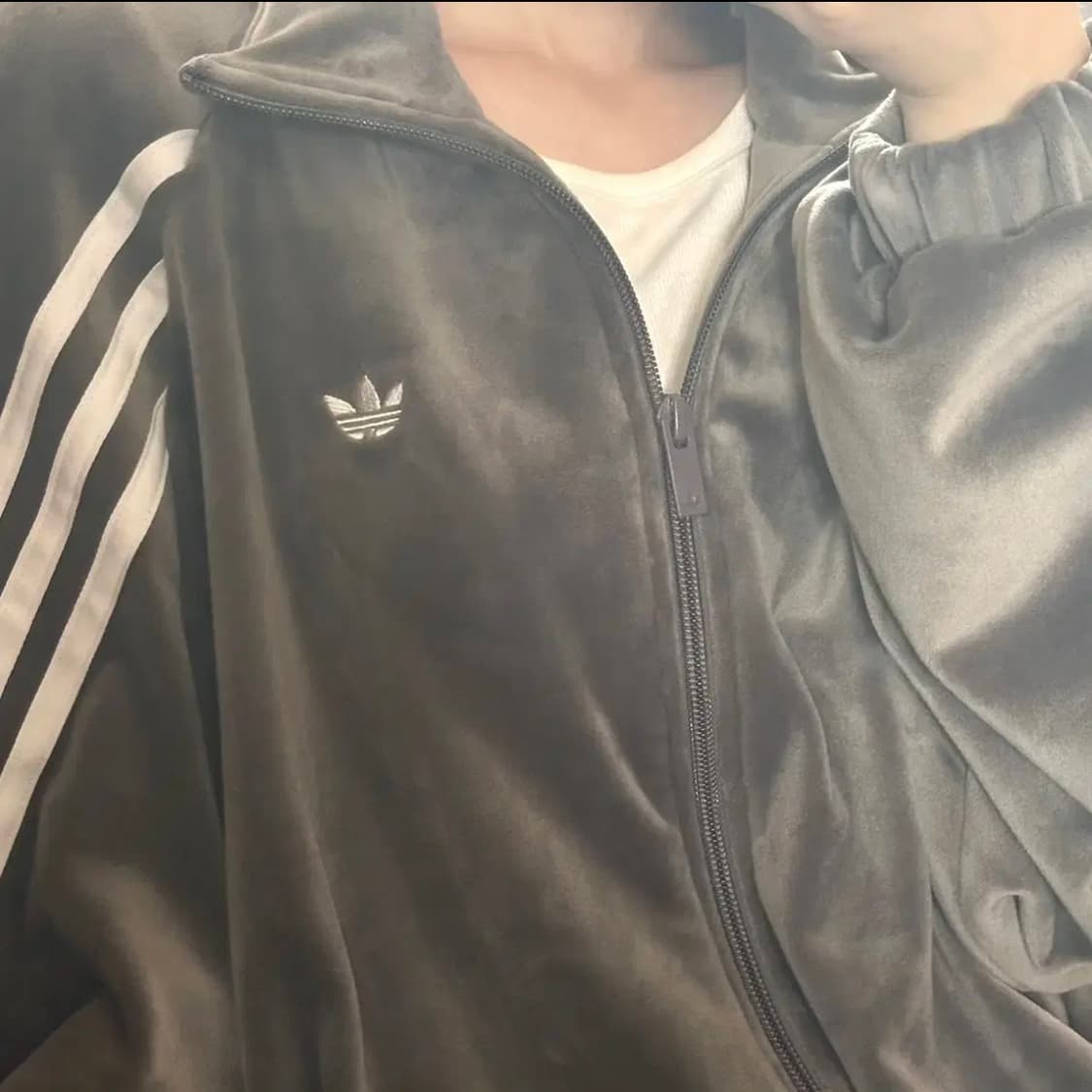 아디다스 벨벳 트랙탑  상품이미지1