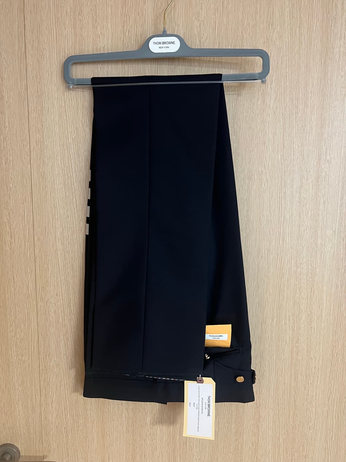 톰브라운 4선 수트 셋업 네이비 새상품 상품이미지10