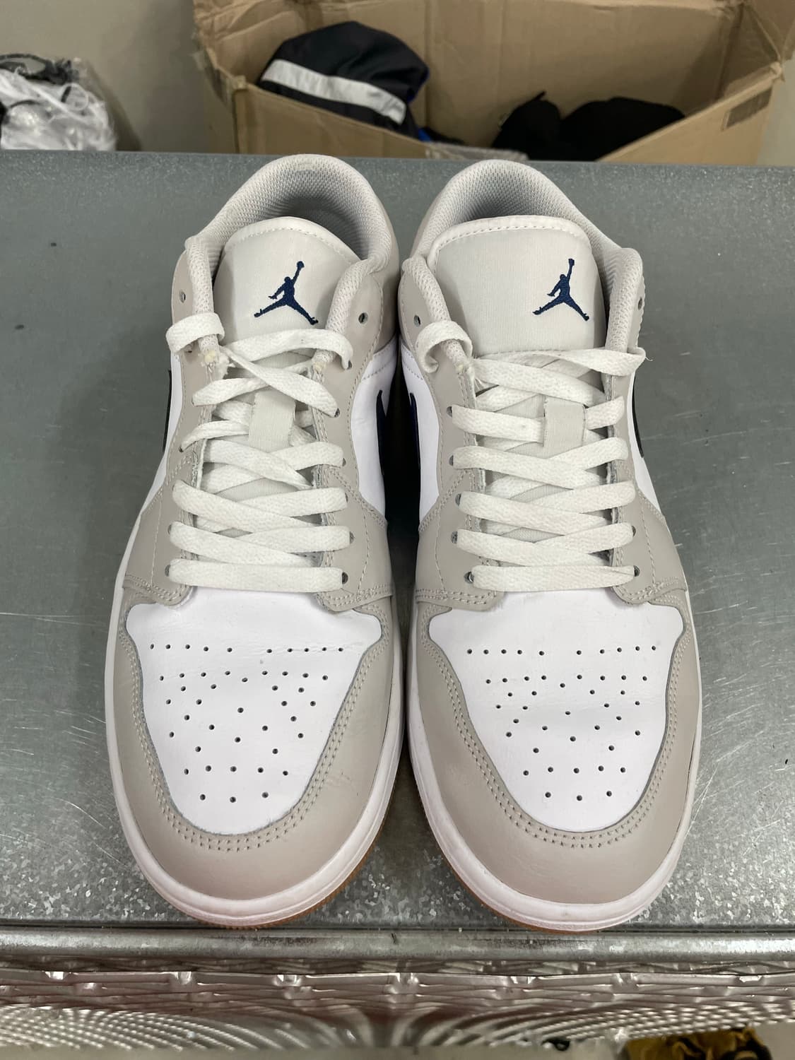 나이키 조던 1 로우 화이트 뉴트럴 그레이 285 상품이미지5
