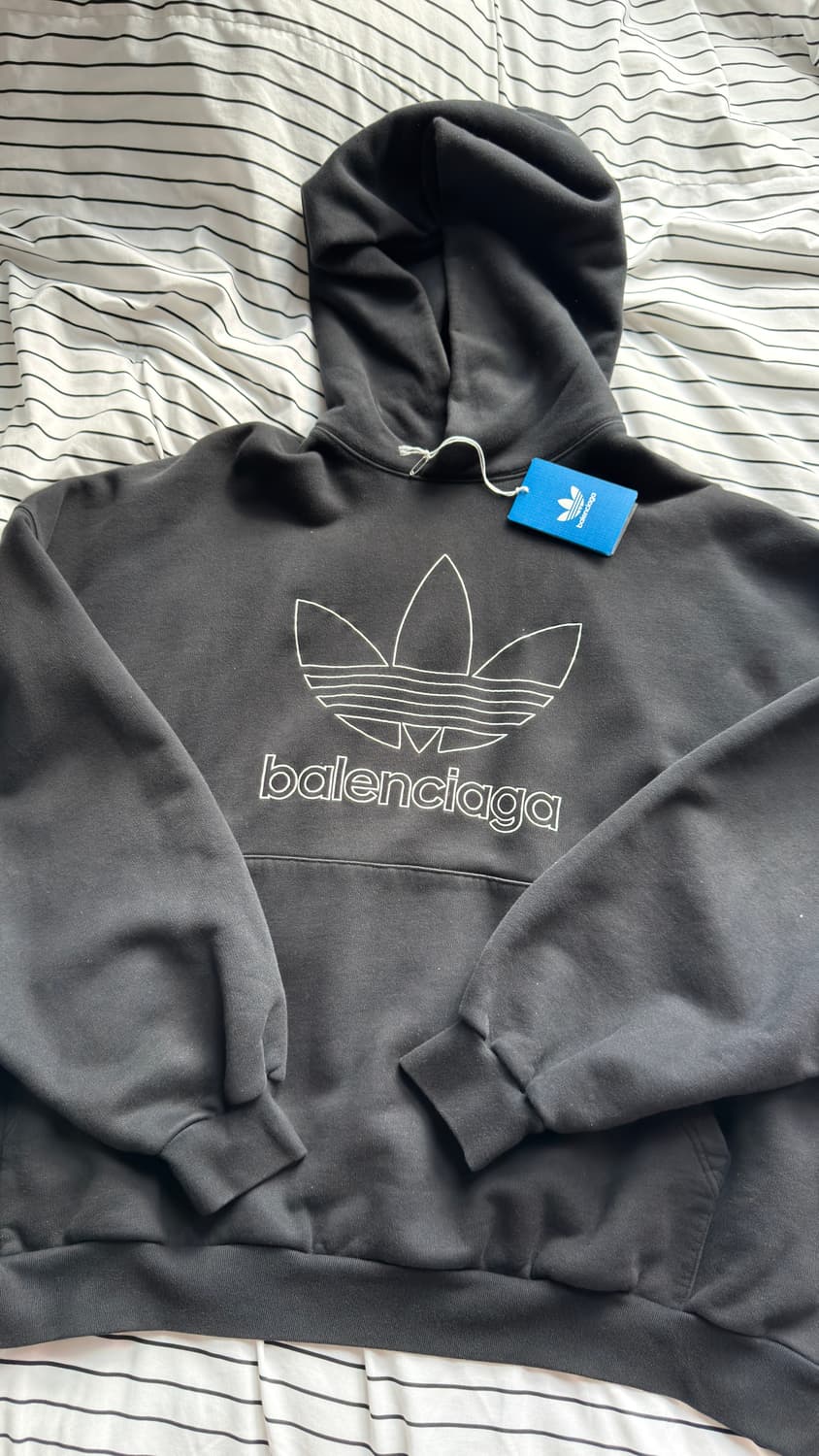 [2] 발렌시아가 x 아디다스 후드 라지 핏 블랙 상품이미지1