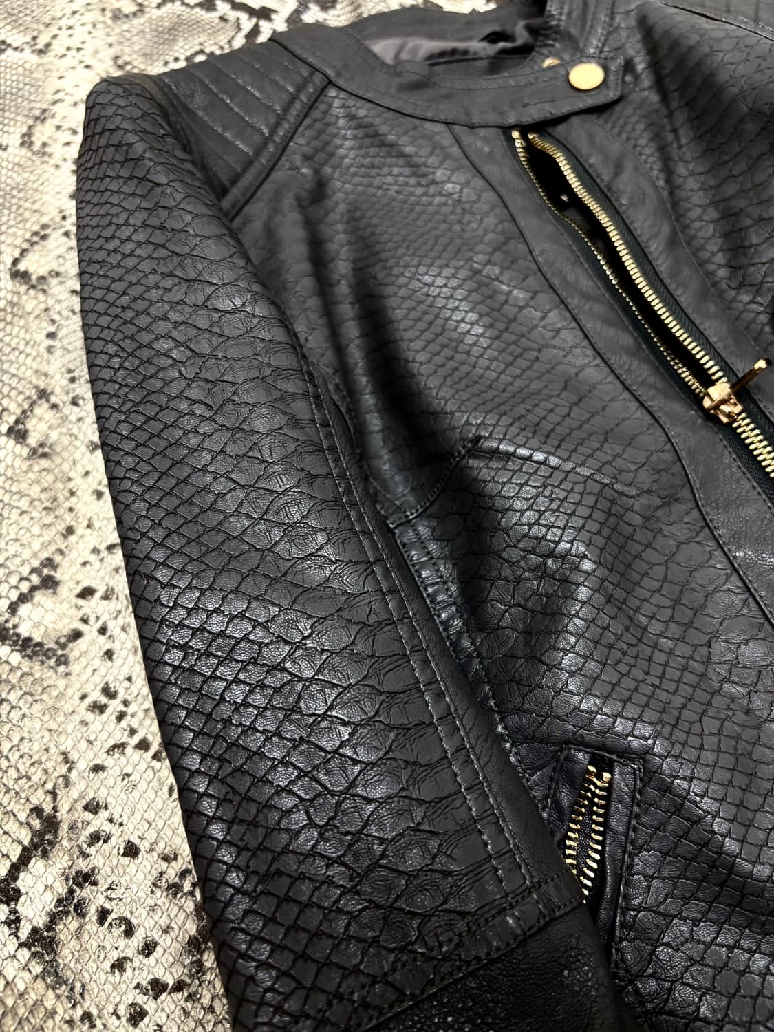 “Vintage” 00’s Design Grey Python Leathe 상품이미지2