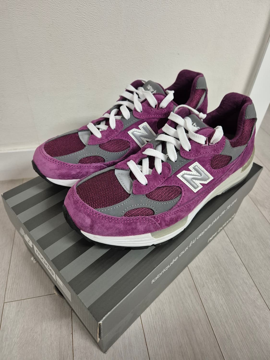뉴발란스 992 마룬 컬러 (US 7.5 255) 판매 상품이미지1