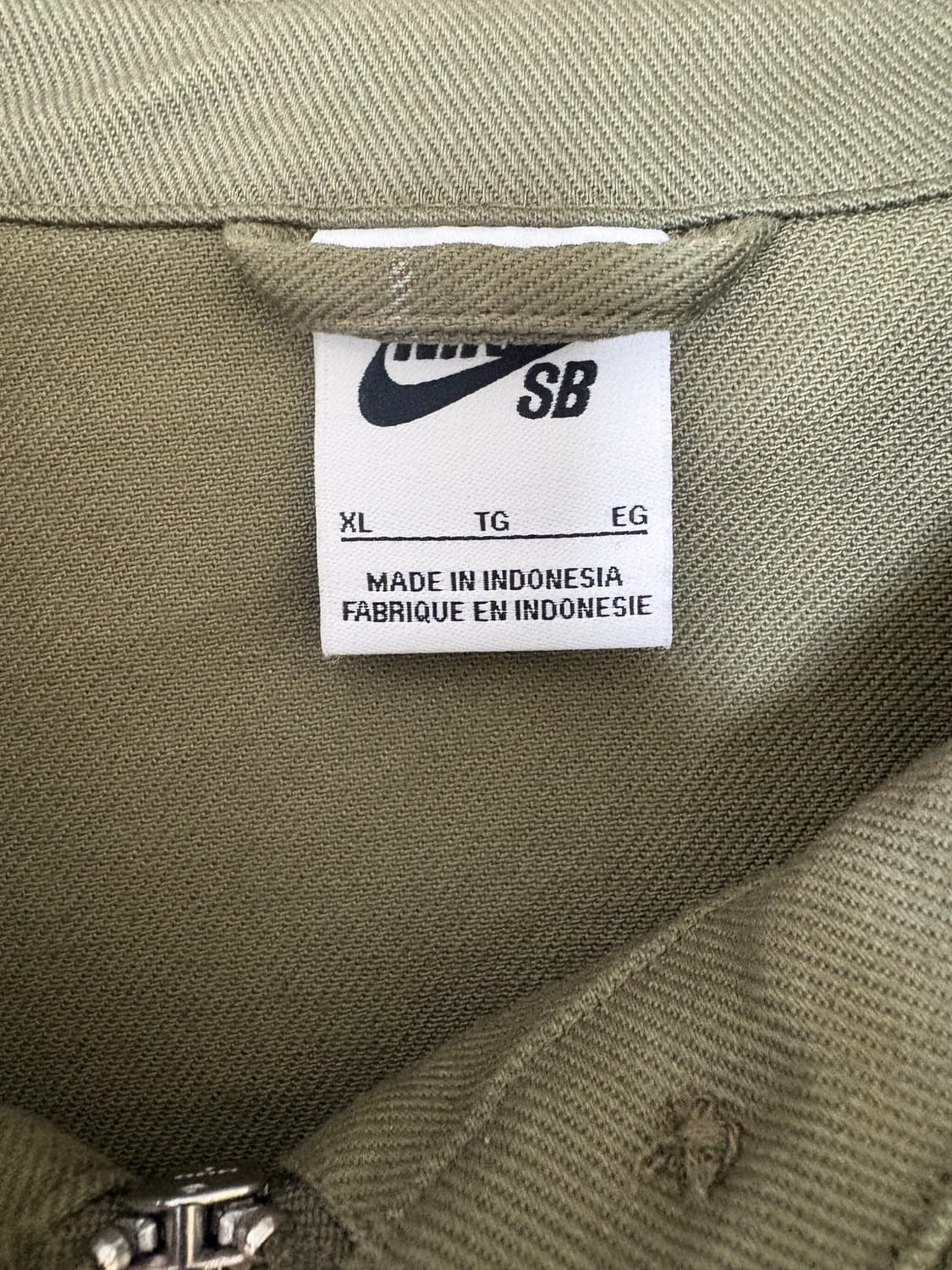 나이키 SB 경량 스케이트보딩 재킷 상품이미지3