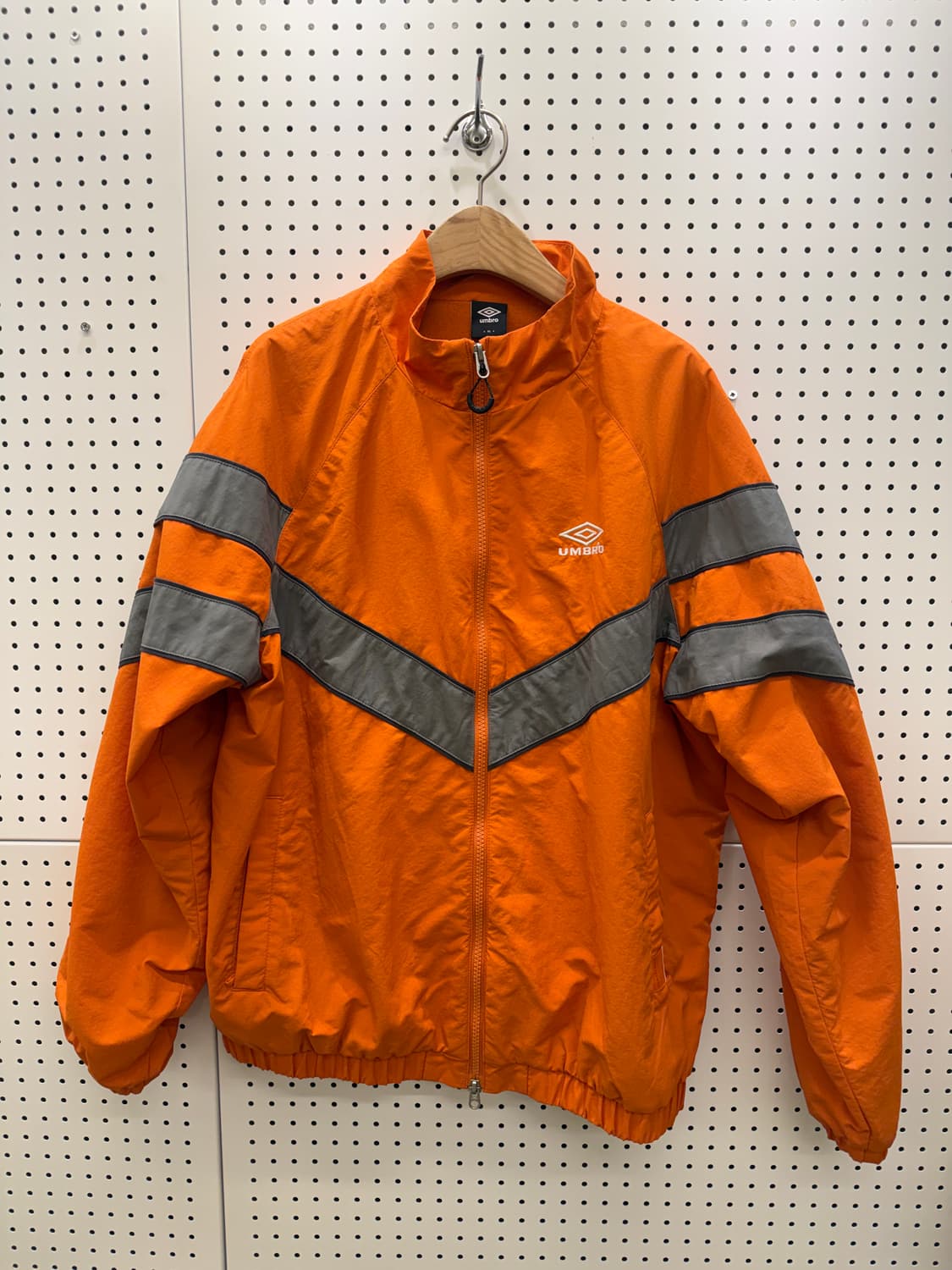 엄브로 빅러고 IPFU 바람막이 자켓  U22 상품이미지2