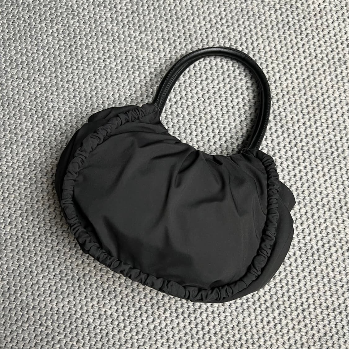 요지야마모토 셔링 토트백 BK 상품이미지2