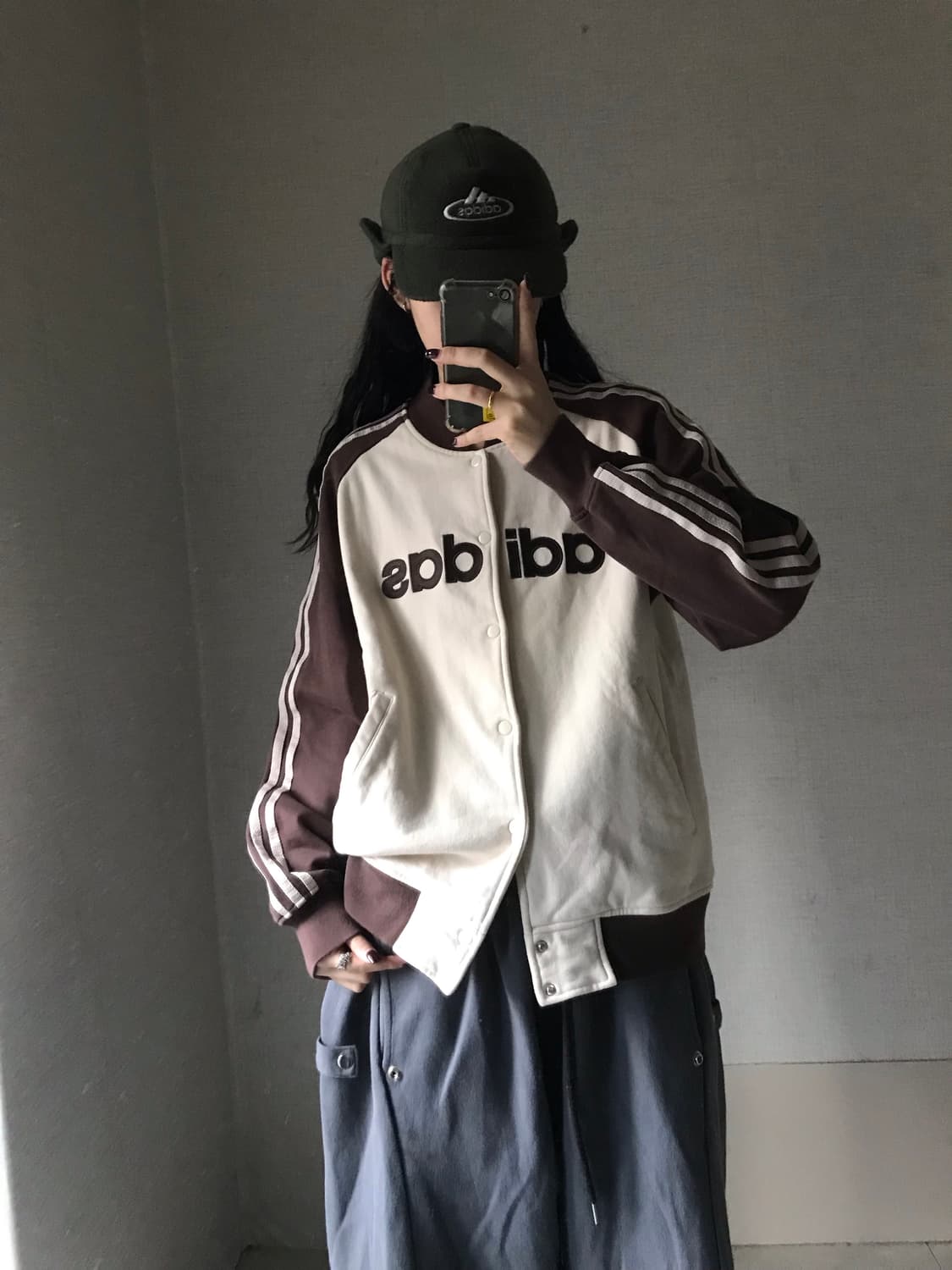 아디다스 크림 브라운 00s 바시티 상품이미지4