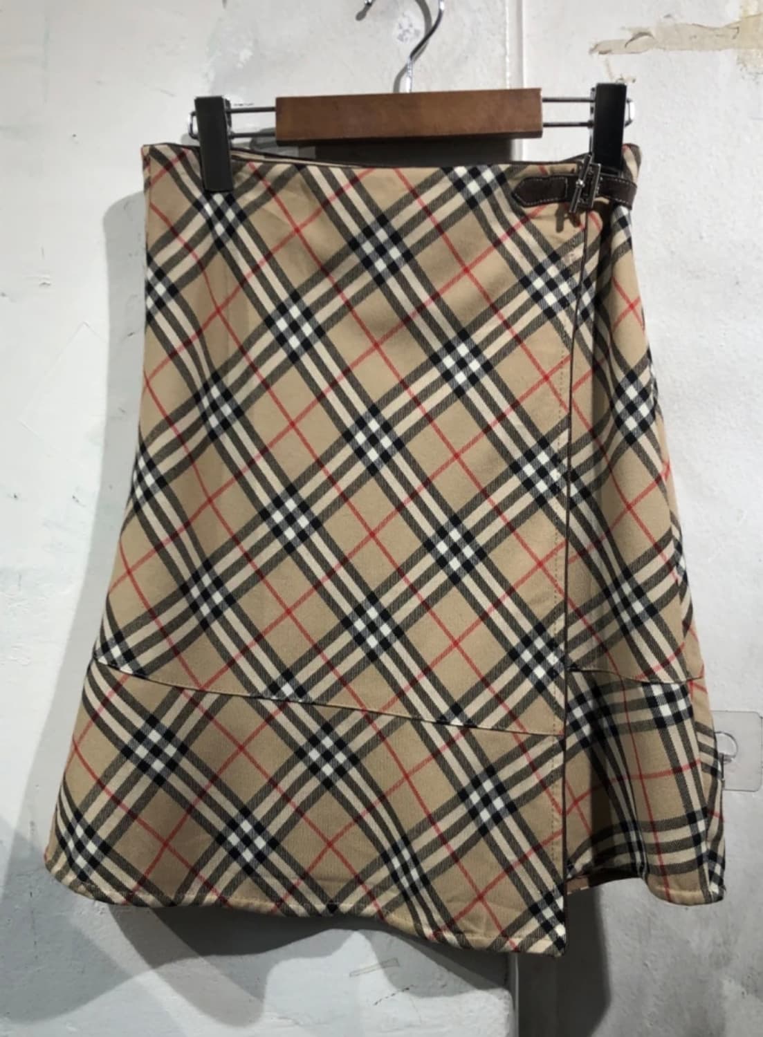 [8503]Burberry check midi wrapped skirt 상품이미지4