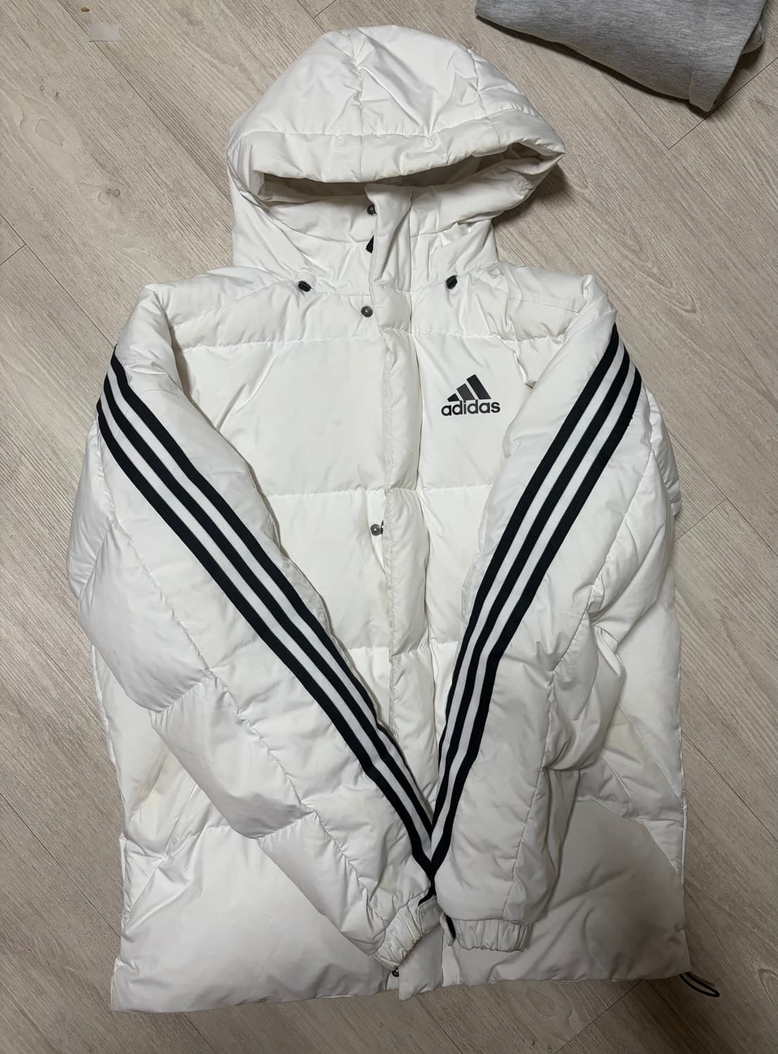 아디다스 화이트 패딩 숏패딩 상품이미지1
