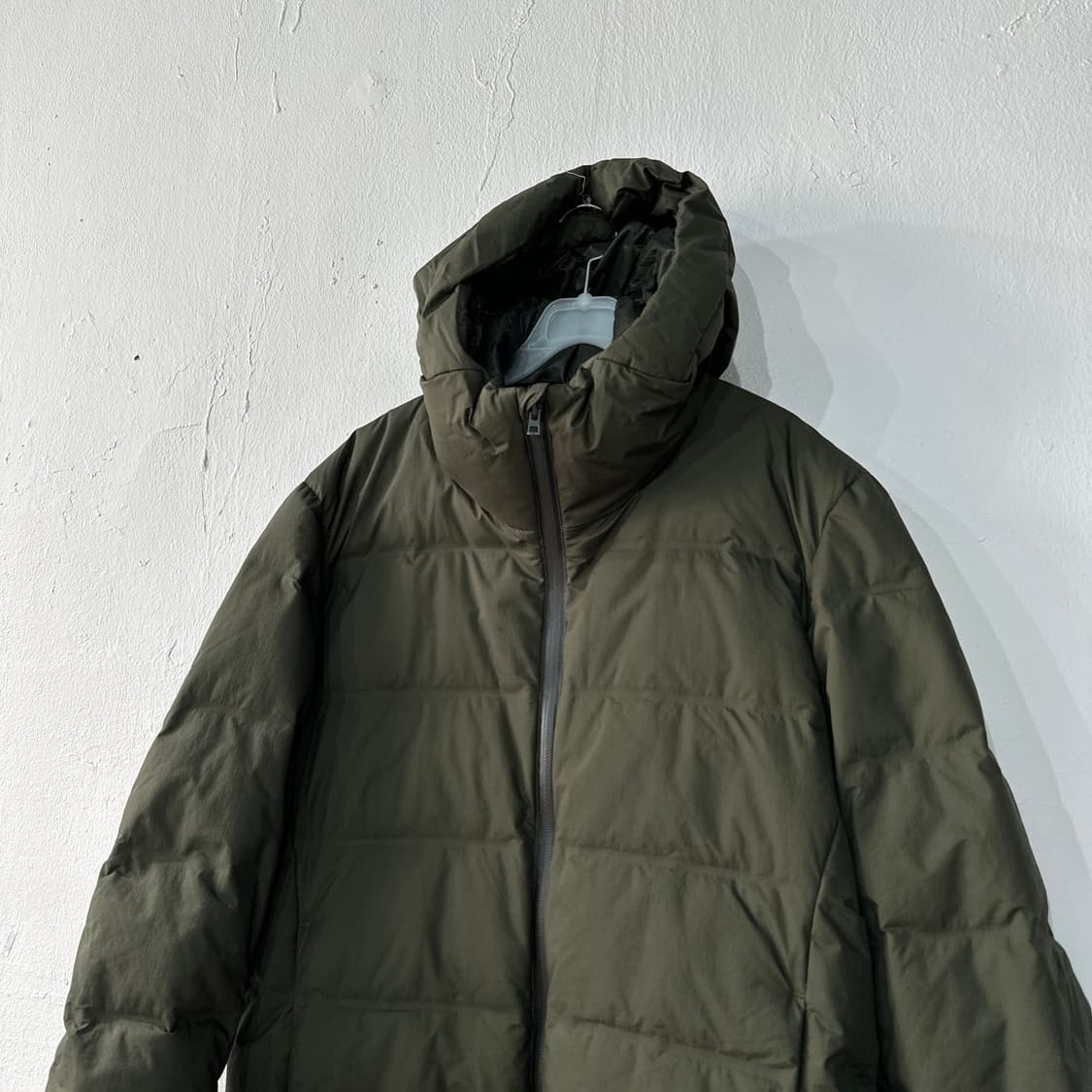 유니클로 심리스 카키 패딩 L 상품이미지2
