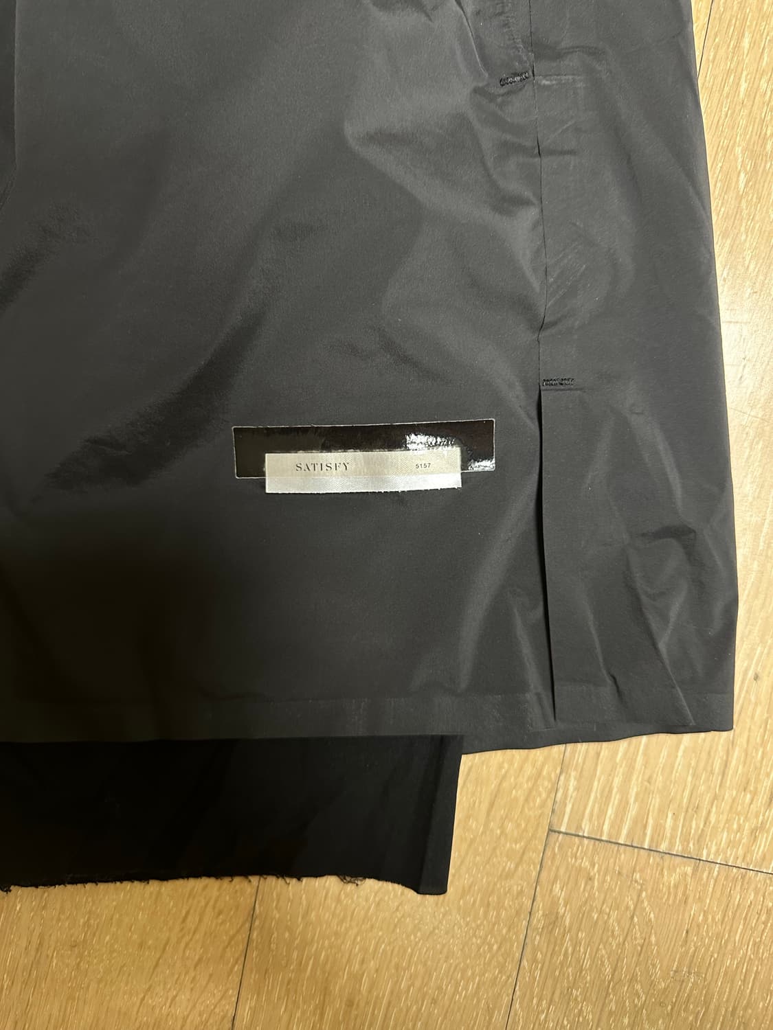 새티스파이 테크실크 5인치 쇼츠 블랙 상품이미지2