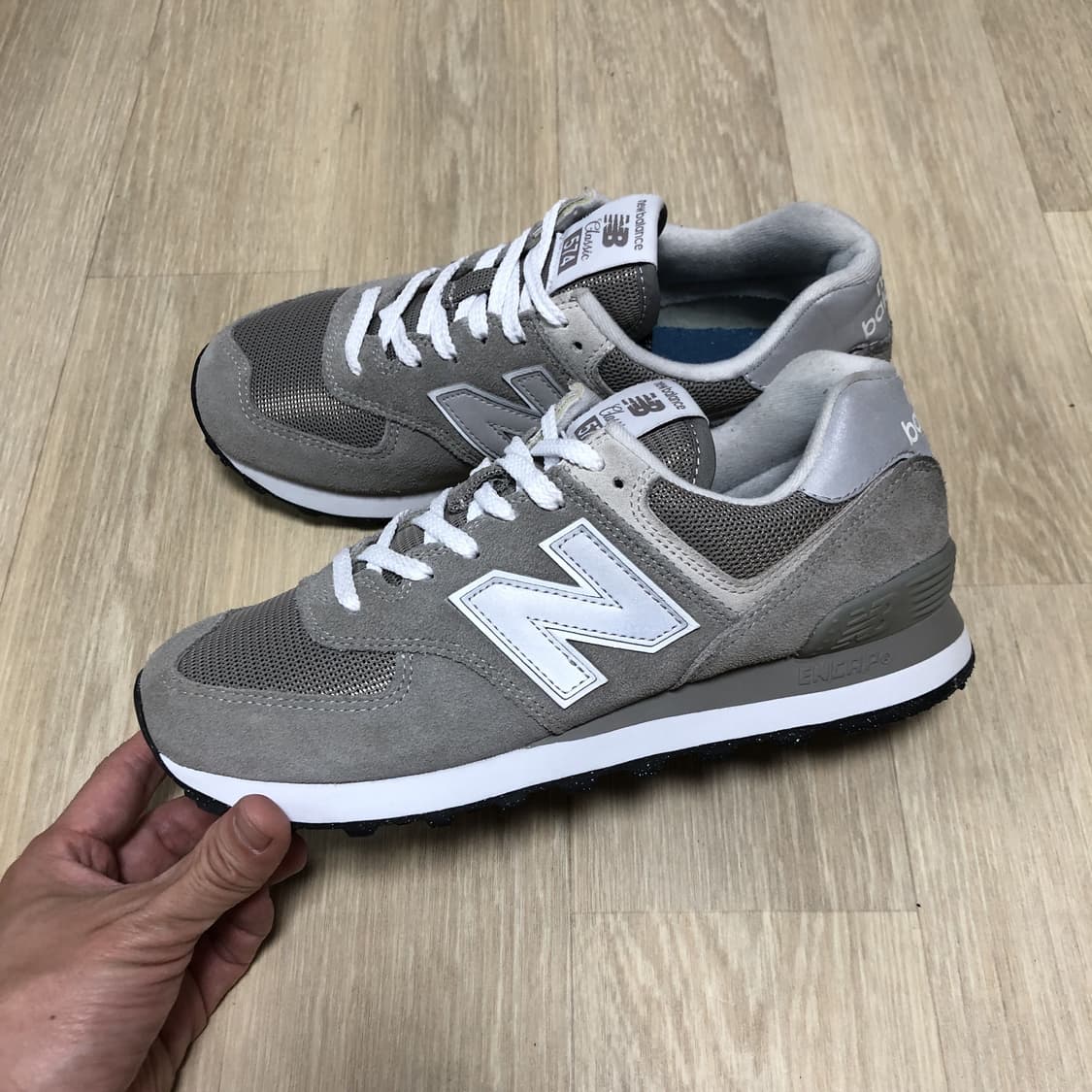 (245) 뉴발란스 New Balance 574 스웨이드 그레이 상품이미지1