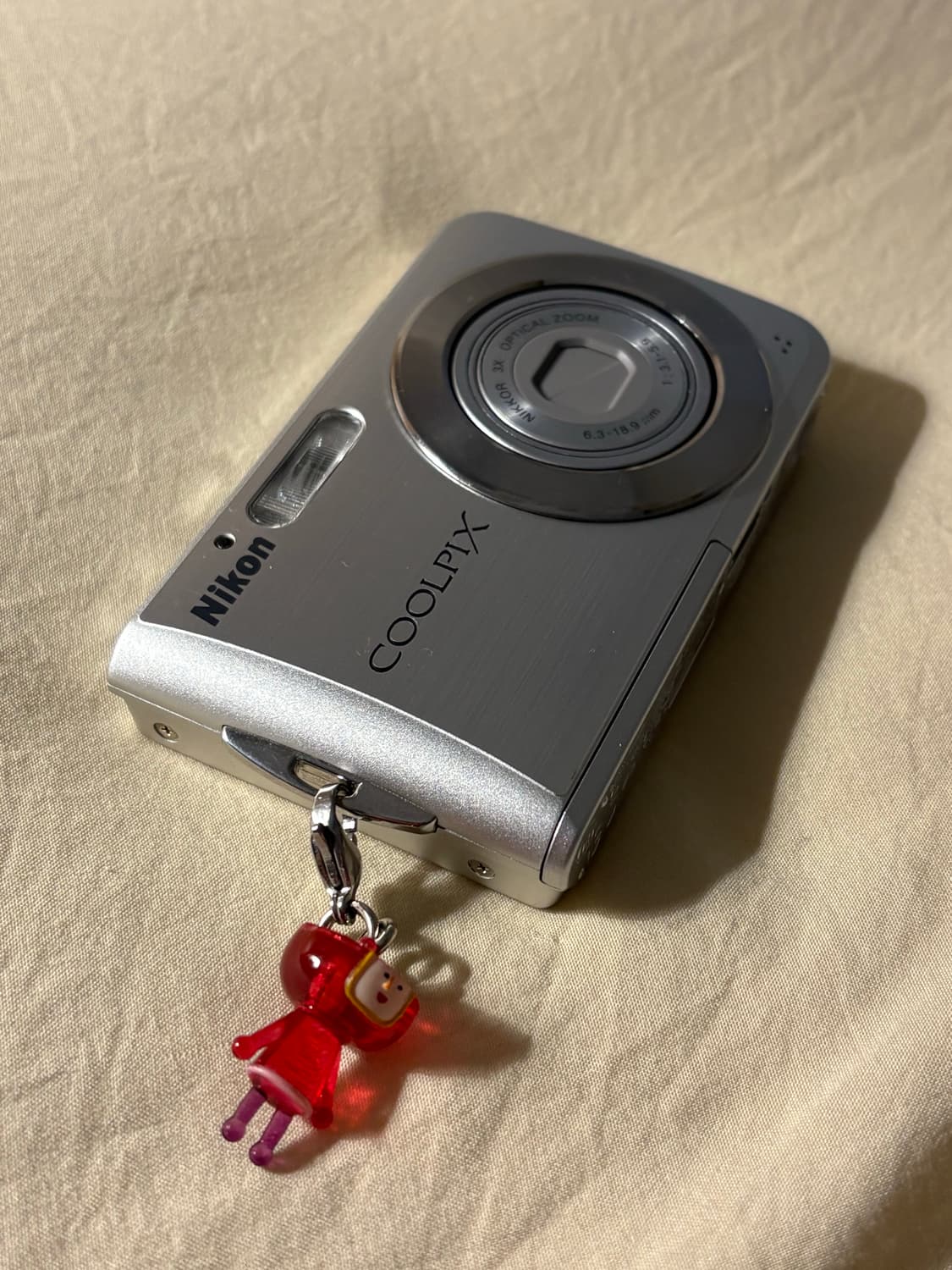 니콘 쿨픽스 s210 실버 (배터리 2개, 충전기 포함) 상품이미지1