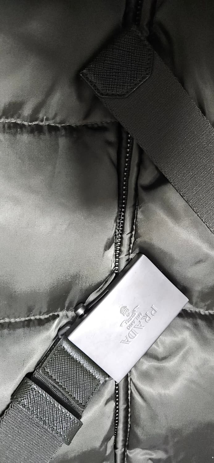 프라다 여성 롱패딩 40사이즈 카키색 상품이미지4