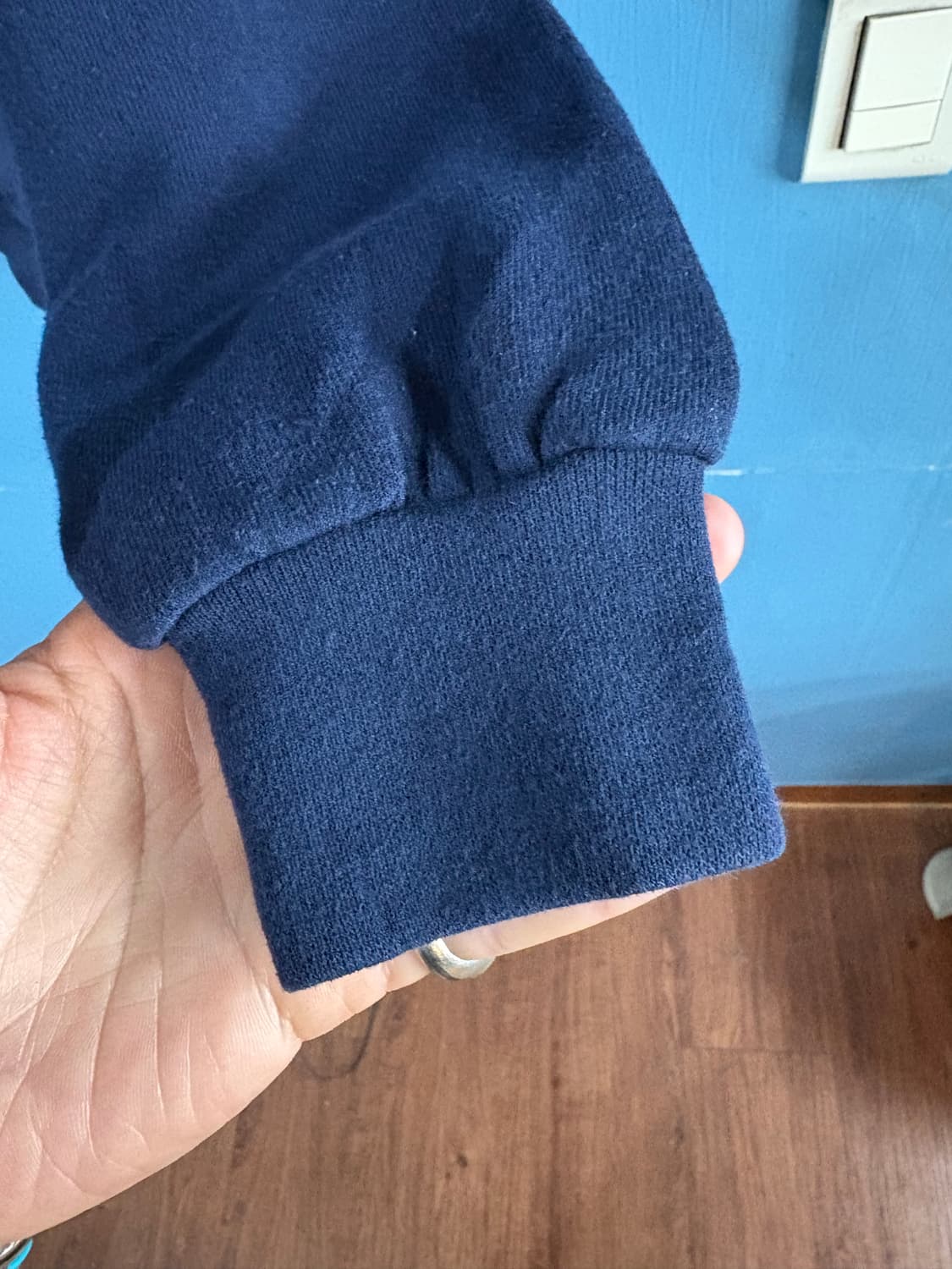 90's U.S Navy Soffee Sweatshirt. 상품이미지6