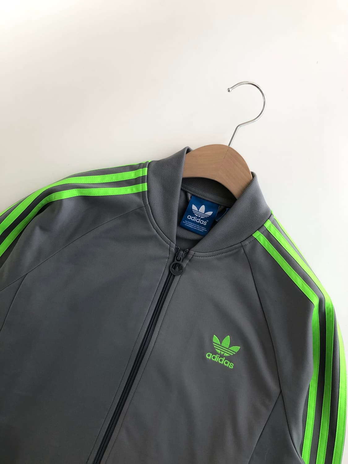 Adidas 아디다스 슈퍼스타 그레이-네온그린 컬러 트랙탑 상품이미지4