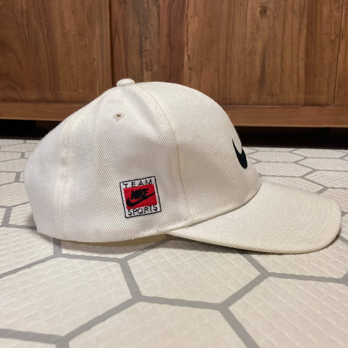 90s 나이키 TEAM NIKE  캡 화이트 ( 뉴진스 민희진 ) 상품이미지4