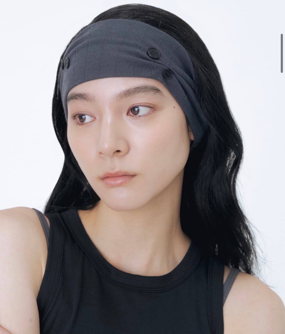 미세키서울 버튼단추 셔링 헤어밴드 차챠콜 / 무신사빈티지코이세이오헤시오 상품이미지1