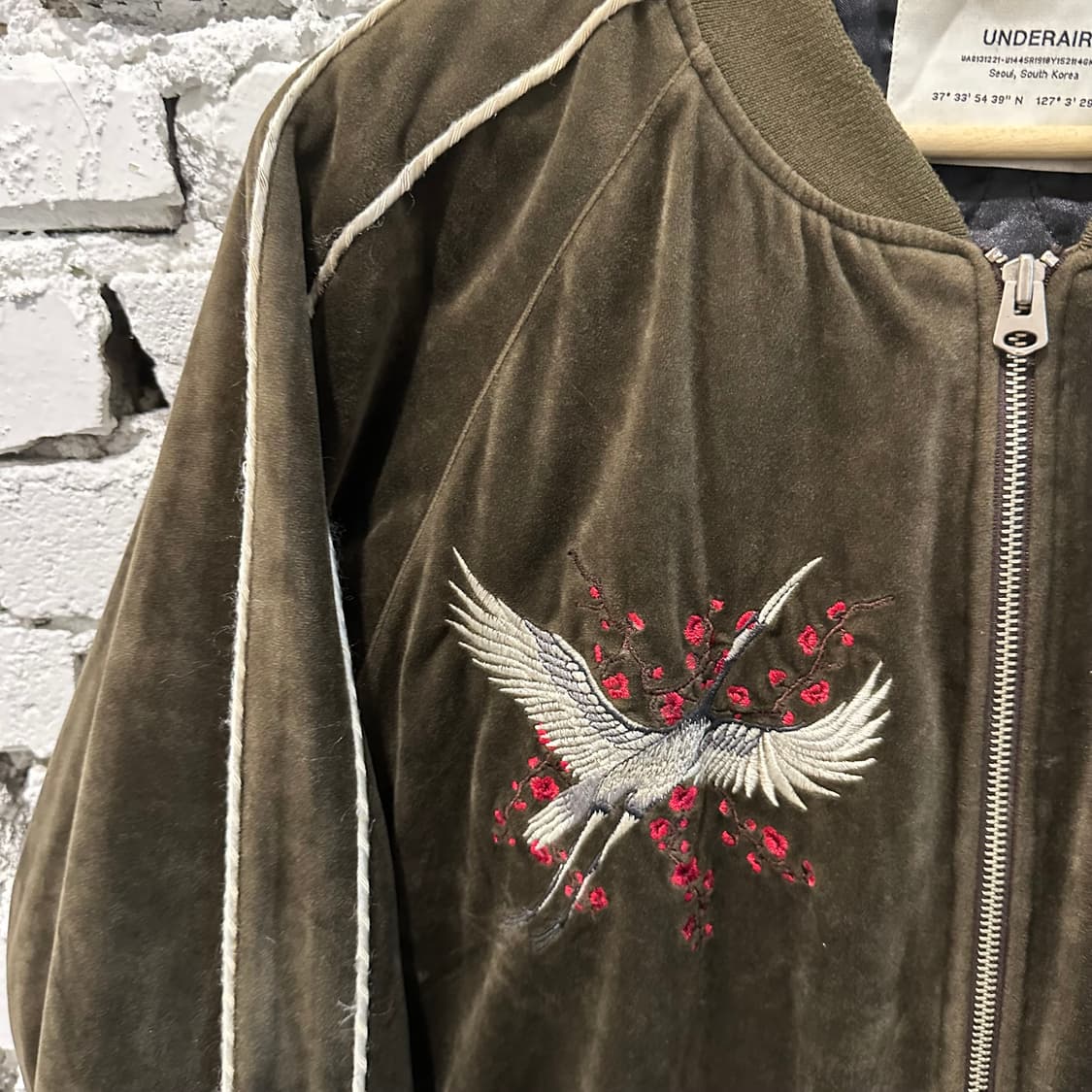 UNDERAIR 벨벳 자수 스카쟌 재킷 상품이미지2