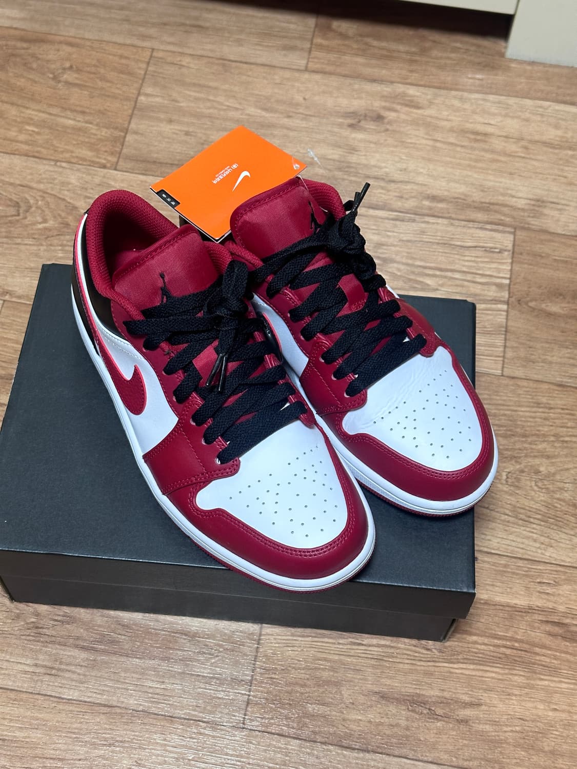 조던1로우 화이트 짐 레드블랙 260 상품이미지6