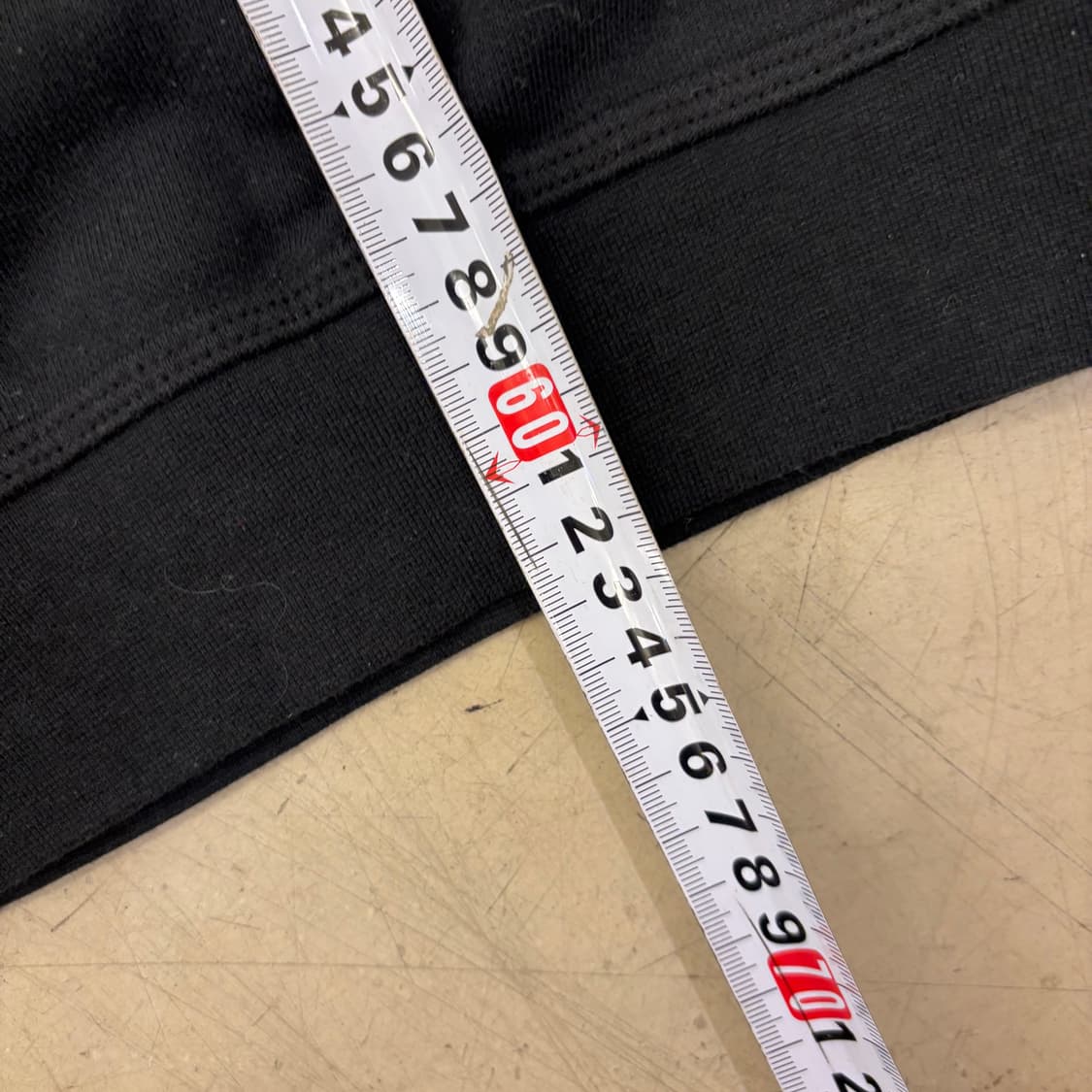 나이키 스우시 블랙 맨투맨 상품이미지4