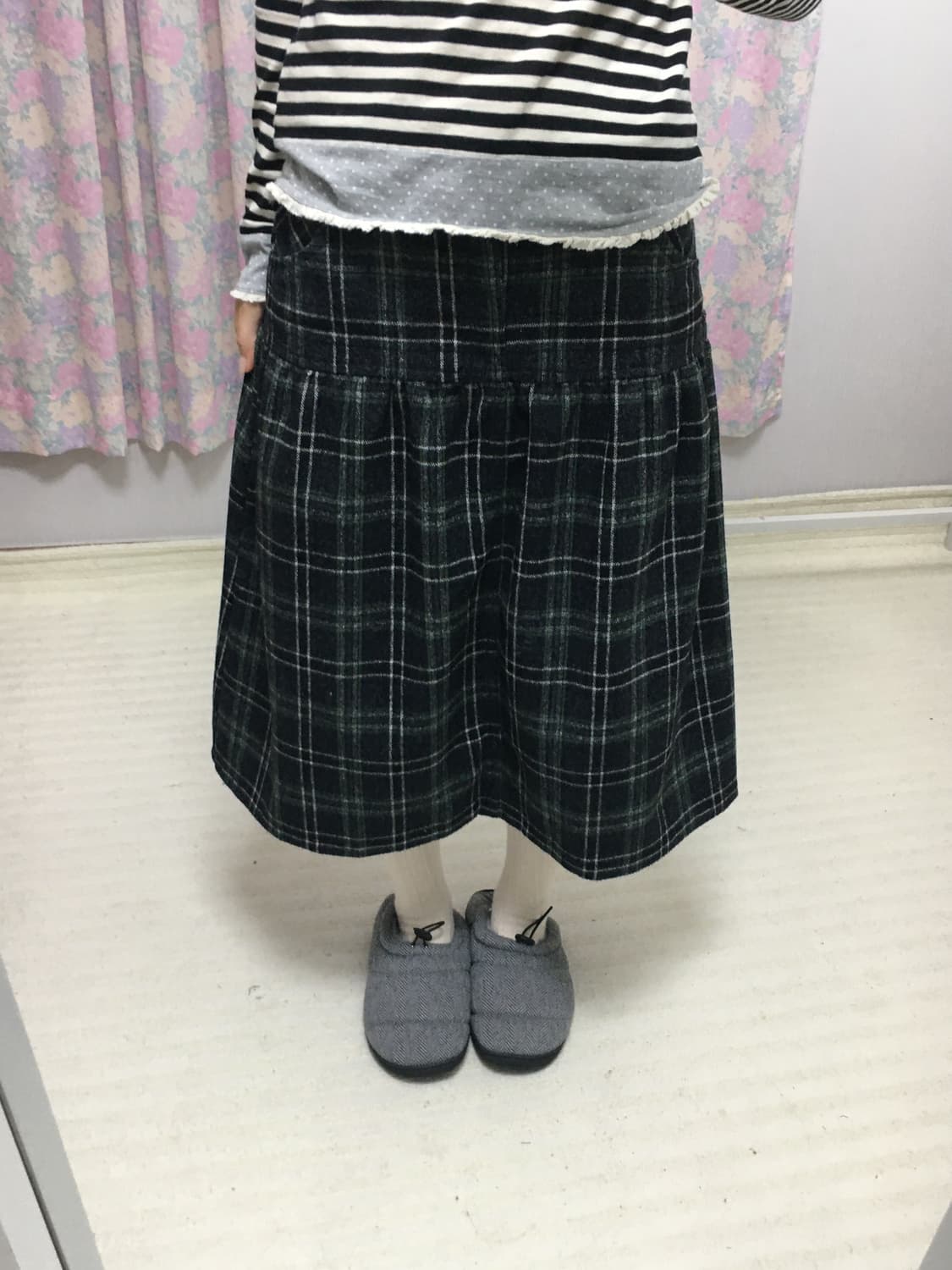 차콜 그린 체크 미디 스커트 상품이미지4