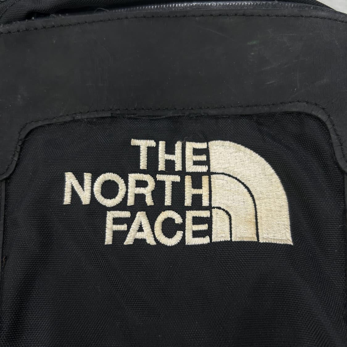 노스페이스 콰사 블랙 백팩 상품이미지3