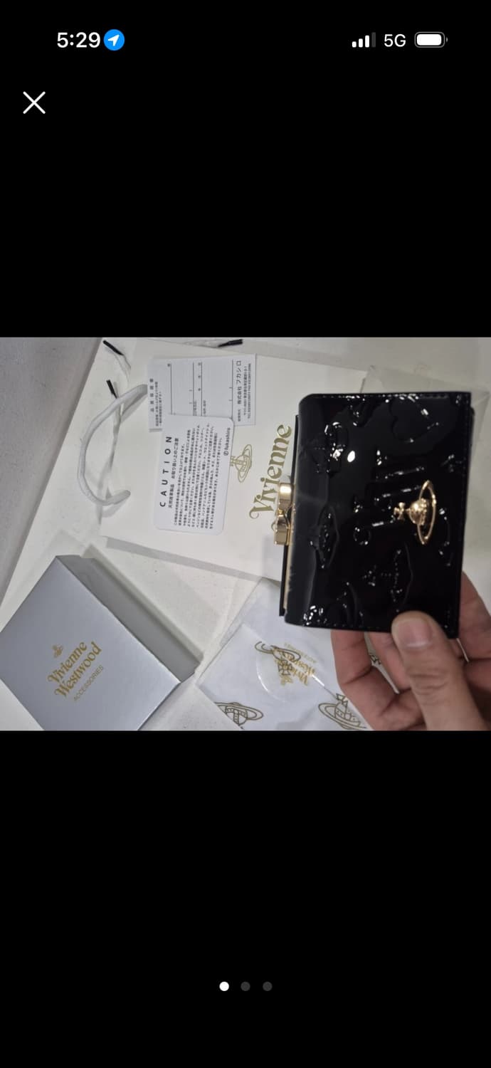 비비안 웨스트우드 블랙 에나멜 반지갑 상품이미지1