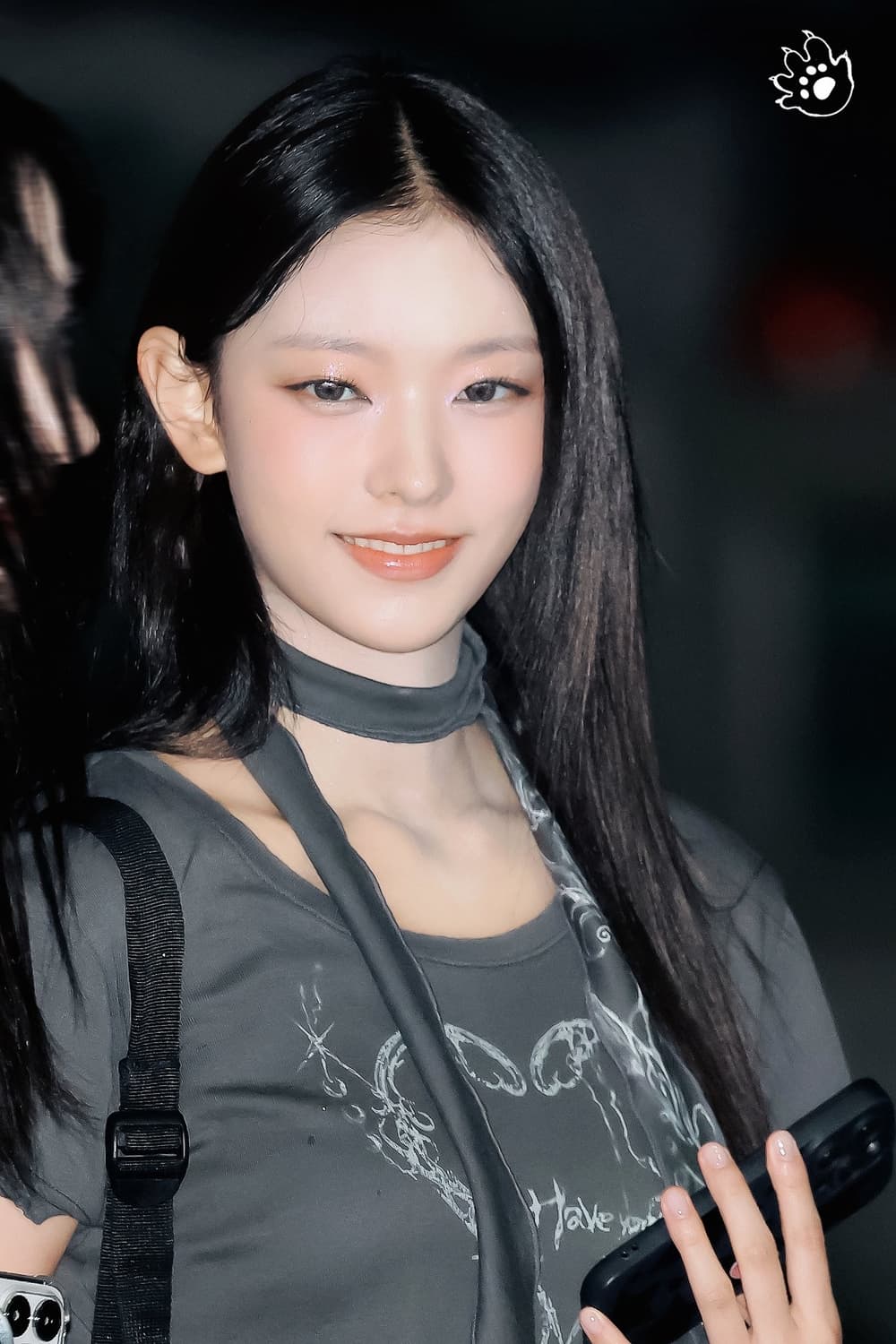 (뉴진스 해린 착용) 허그유어스킨 스카프 탑 차콜  상품이미지2