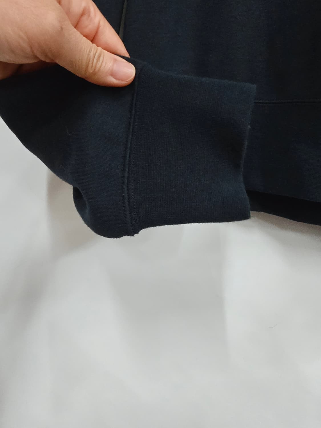 나이키 검정 크롭 맨투맨 긴팔티셔츠 상품이미지4