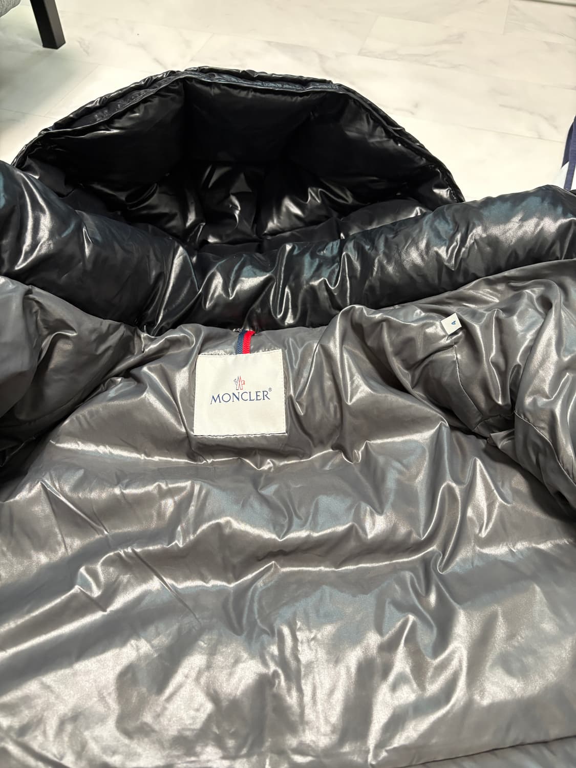 몽클레어 패딩 마야 24FW 4사이즈 새상품급 제품 판매 상품이미지4