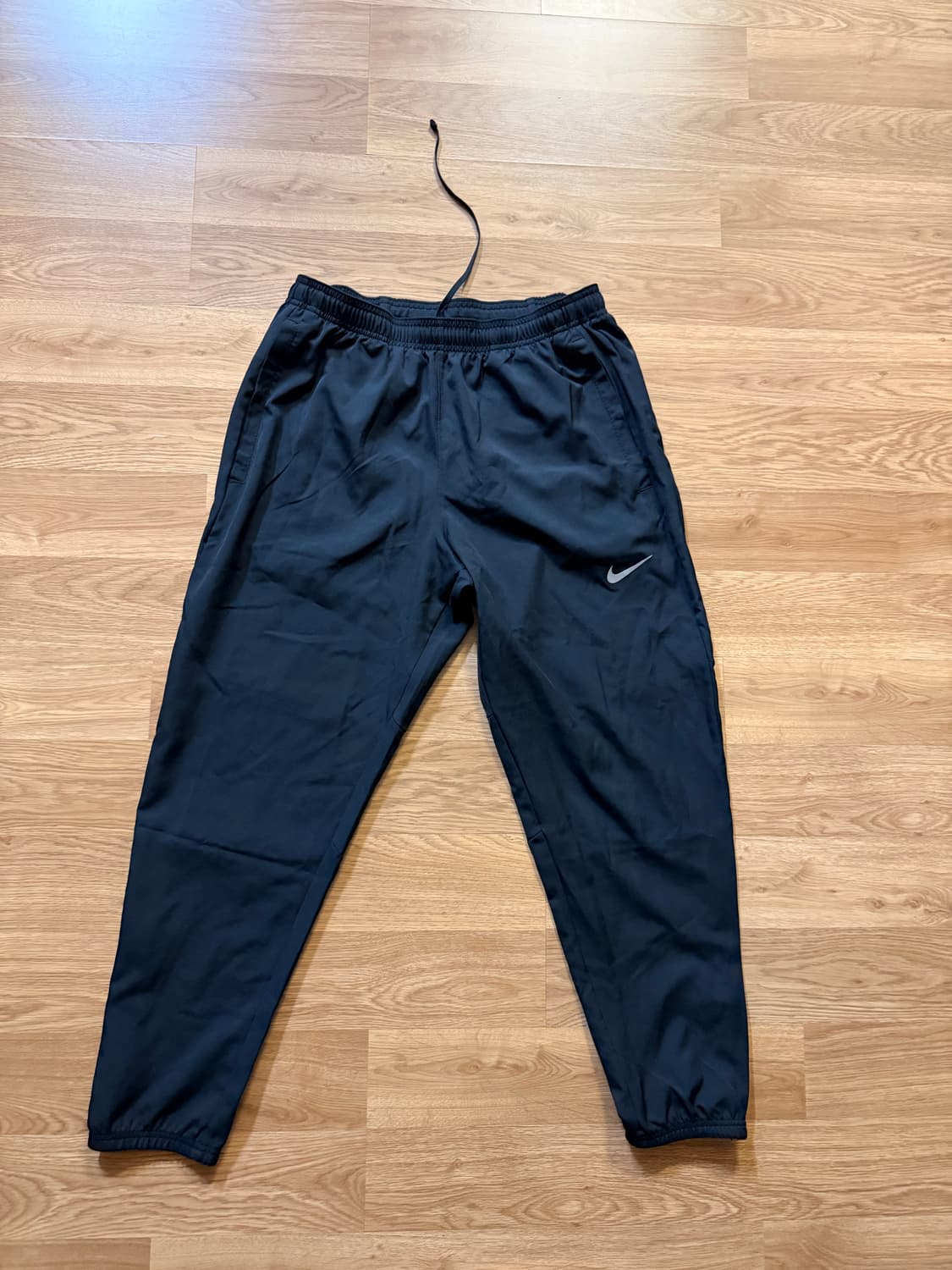 (새상품)나이키 드라이핏 챌린저 우븐 팬츠 블랙 L 상품이미지2