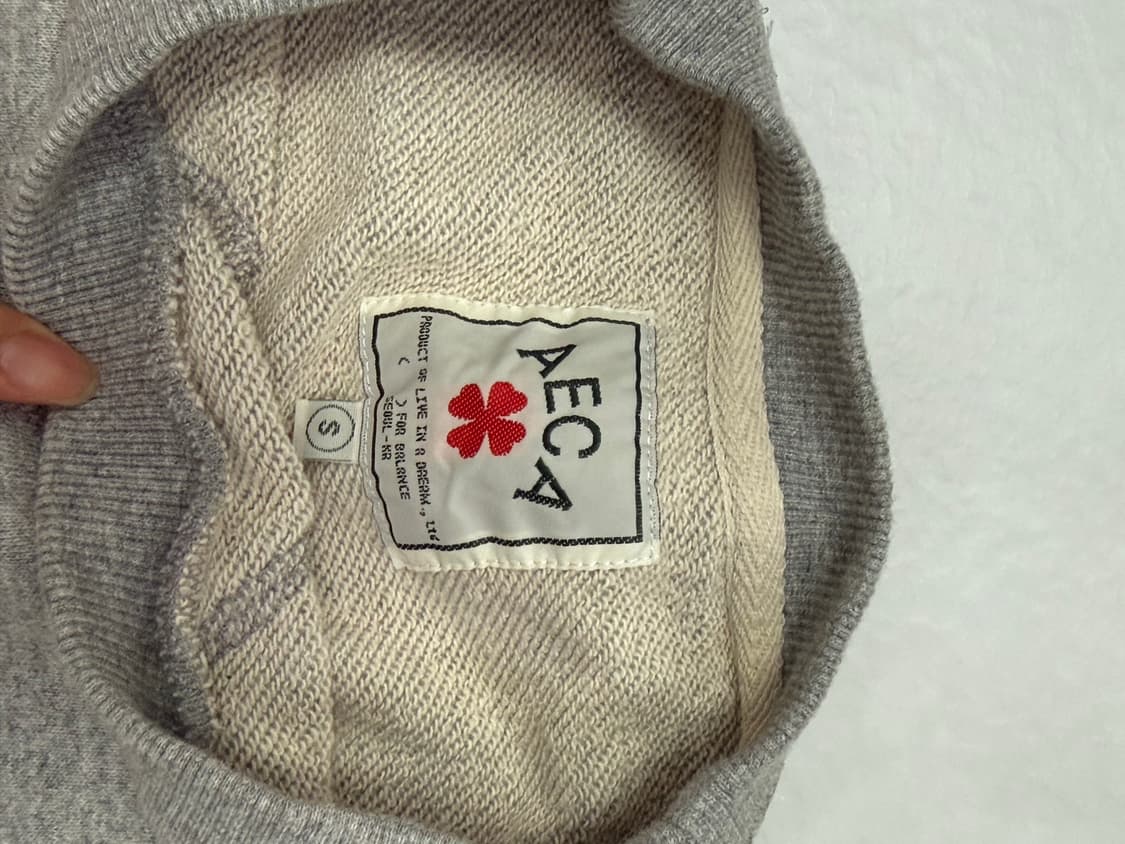 에이카 화이트 맨투맨 s 상품이미지2