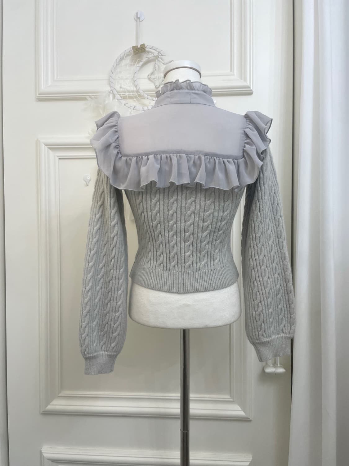 EVELYN sheer gray twist knit ruffle blou 상품이미지3