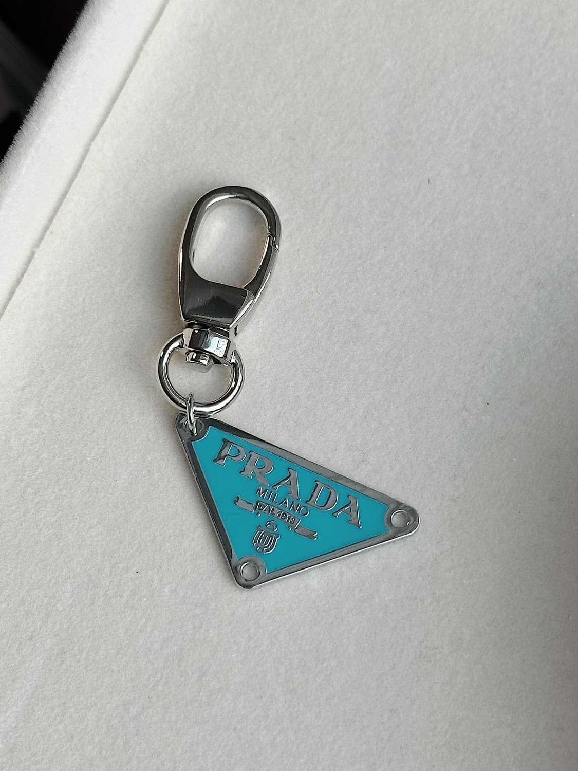 프라다 사파이어블루 실버 키링 상품이미지1