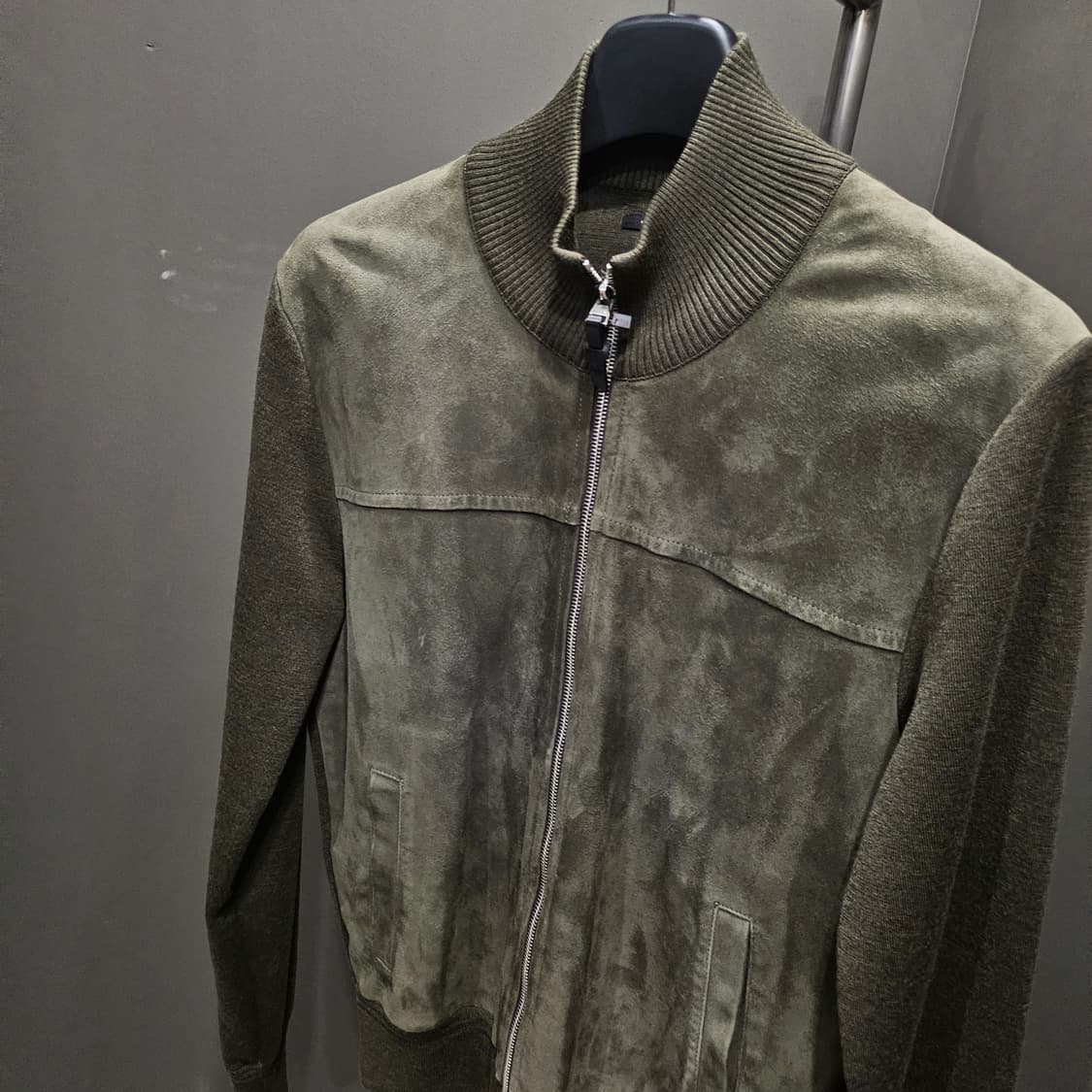 톰포드 카프스킨 스웨이드 & 울 봄버 재킷 상품이미지2