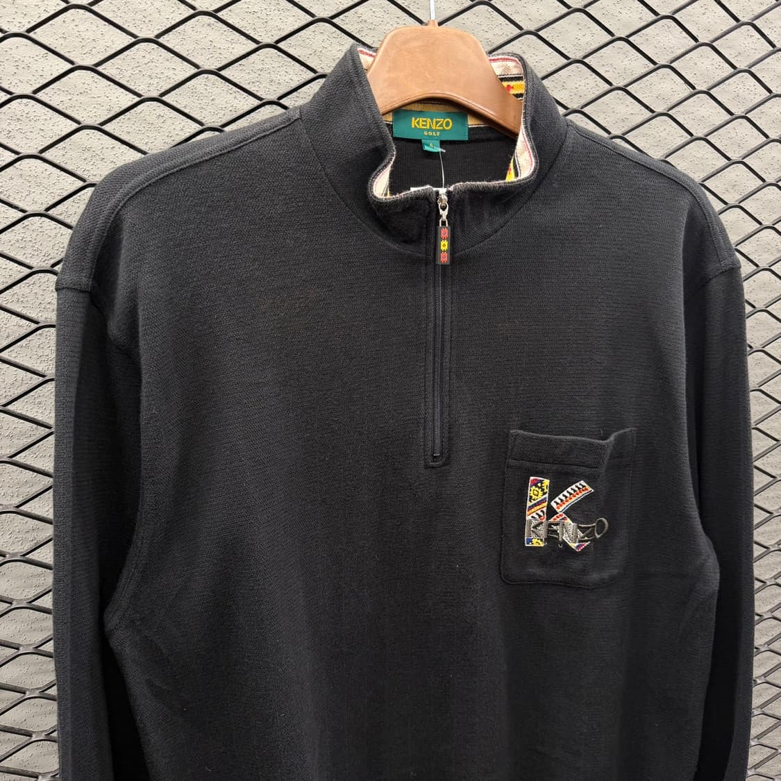 겐조 반집업 니트 포켓 컬러풀 넥카라 자수로고 디테일 블랙 상품이미지4