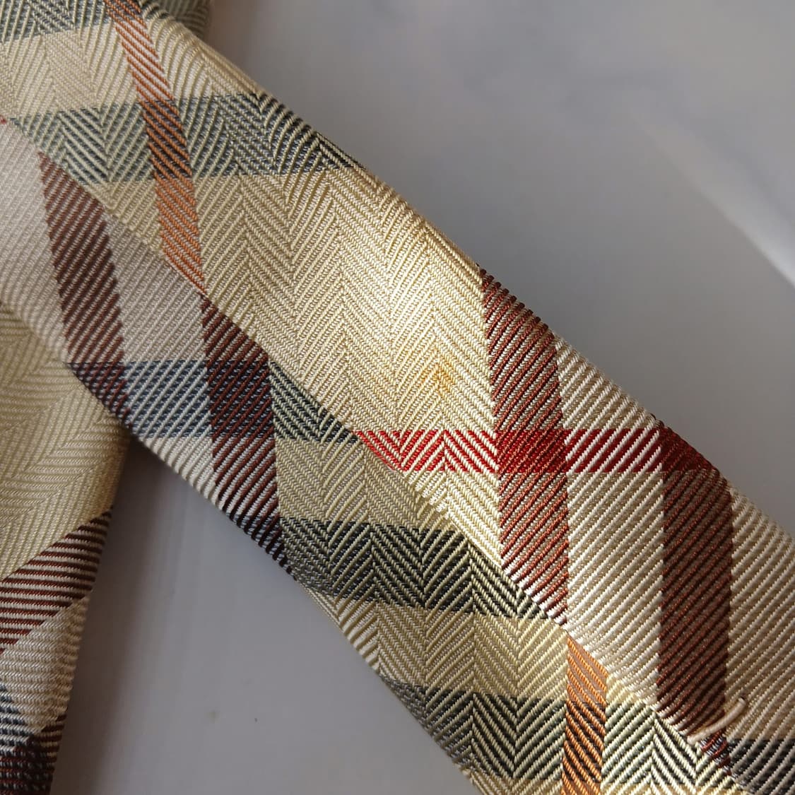 버버리 실크 베이지 체크 넥타이 9.5cm A등급 A19480
 상품이미지10