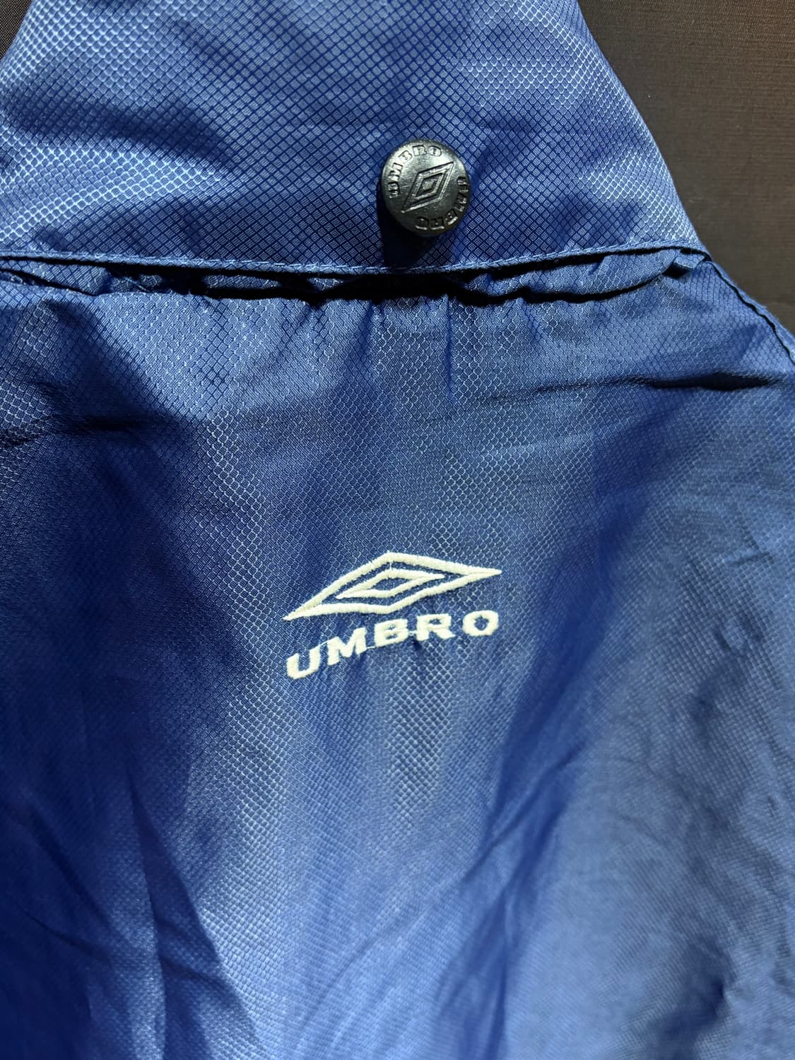 XL 엄브로 심볼로고 라인 블루 나일론 자켓 상품이미지4