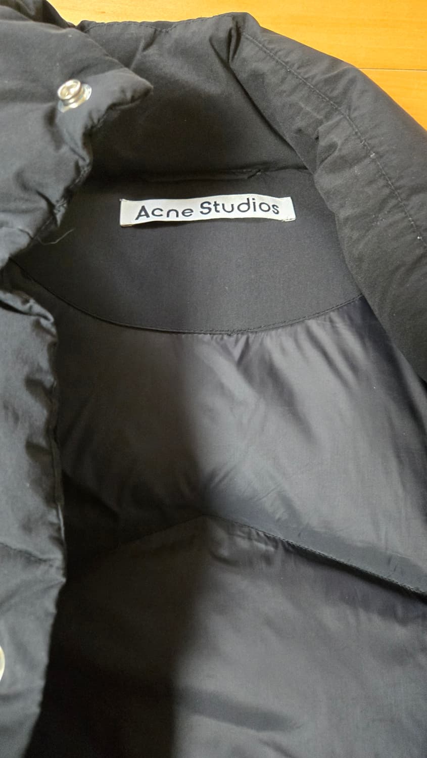 아크네스튜디오 블랙 패딩 50 상품이미지4