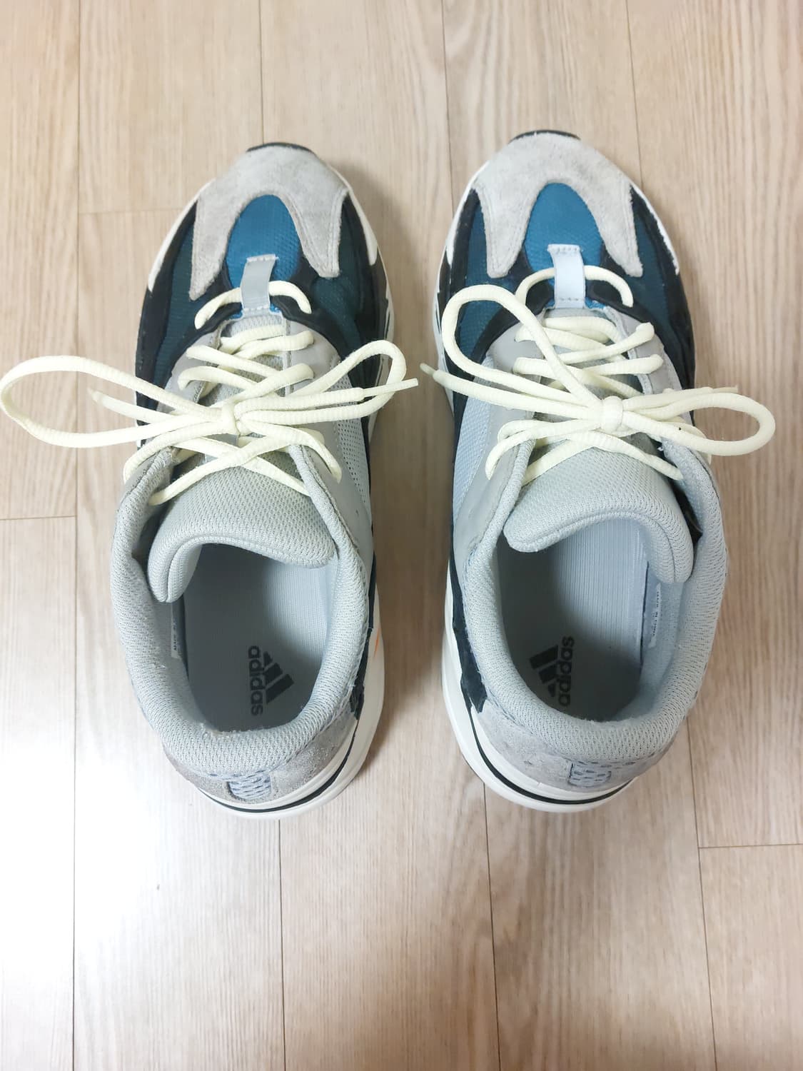 아디다스 이지 부스트 700 웨이브 러너 솔리드 그레이 상품이미지8