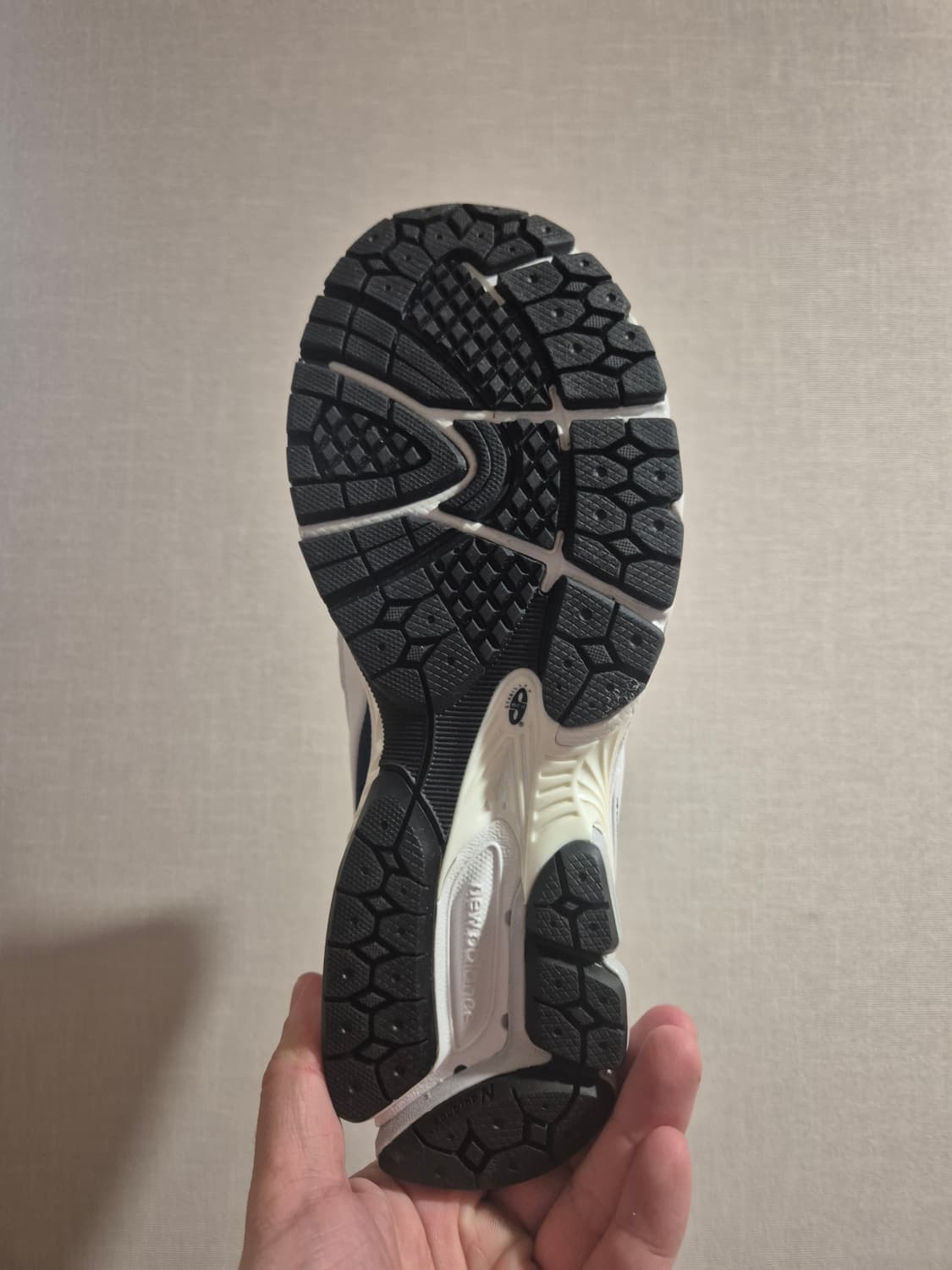 [새상품/240] 뉴발란스 2002R 뮬 상품이미지4