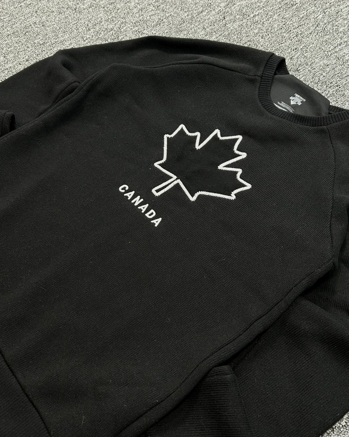 데상트 캐나다 스키 니트 맨투맨  상품이미지2