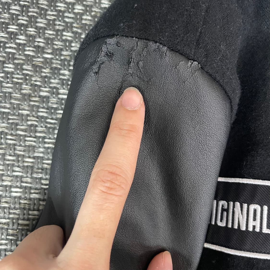 아디다스 올드스쿨 멀티 부클 로고 바시티 자켓 85 상품이미지9
