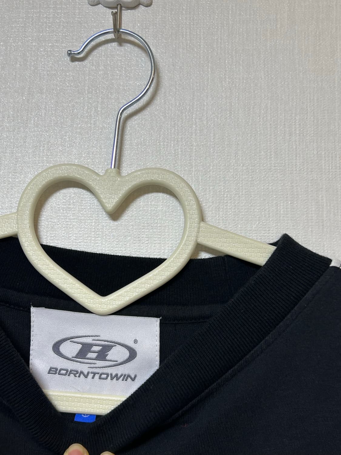 BORNTOWIN 검정 긴팔 티셔츠 상품이미지5