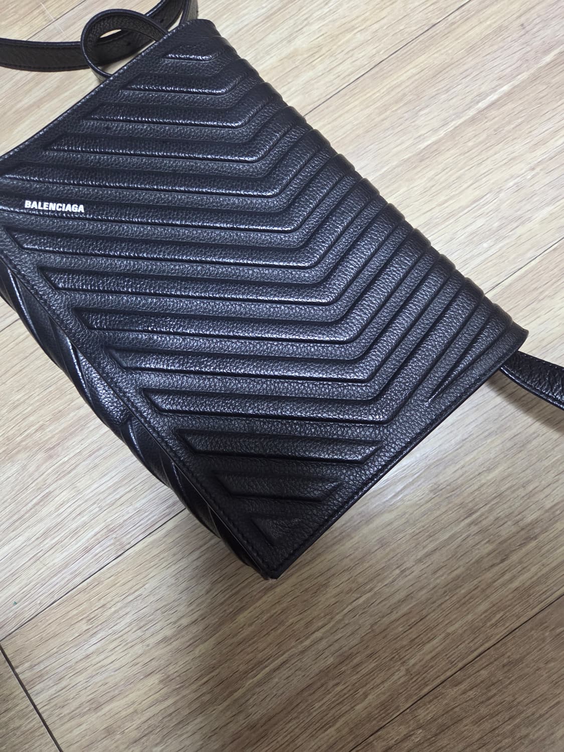 발렌시아가 카 플랩,크로스백 블랙 상품이미지4