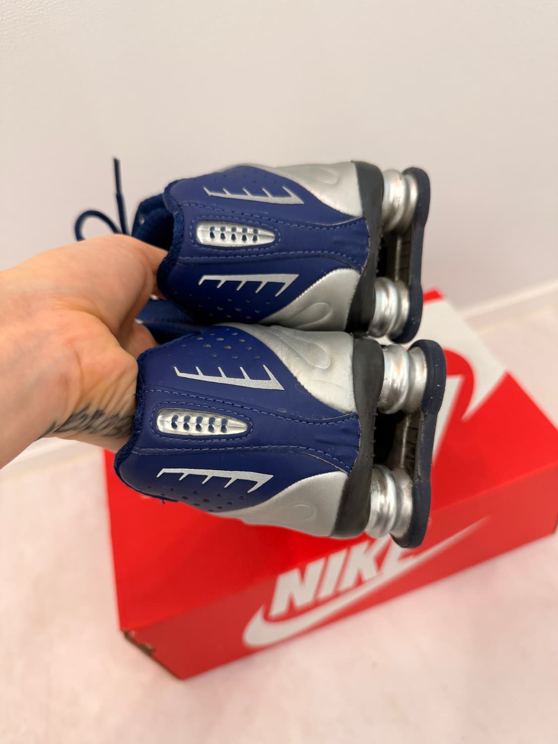 나이키샥스 네이비실버 240 상품이미지2