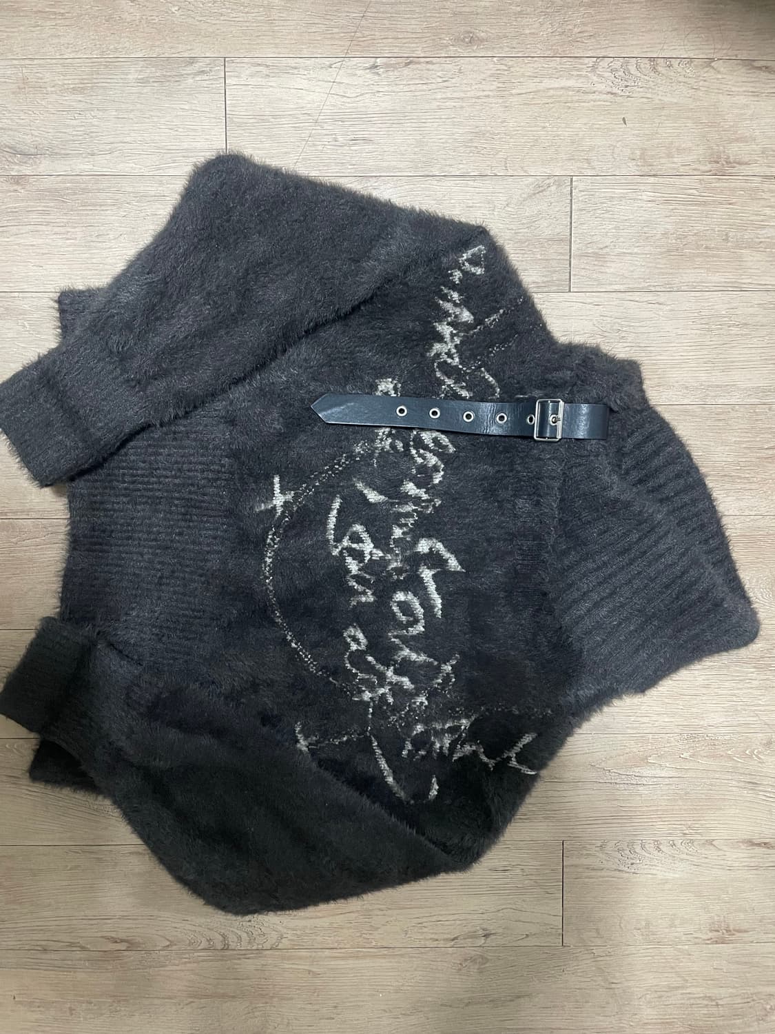 오프숄더 니트 체인 자카드 벨트 롱 스웨터 상품이미지6