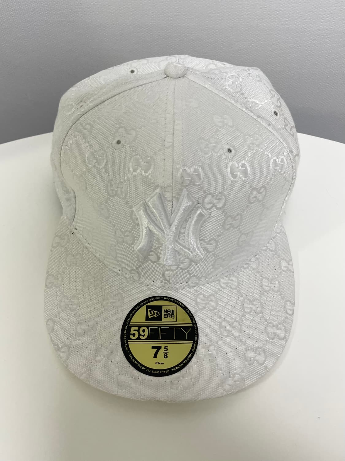 정품 뉴에라 x 구찌 스냅백 화이트 상품이미지1