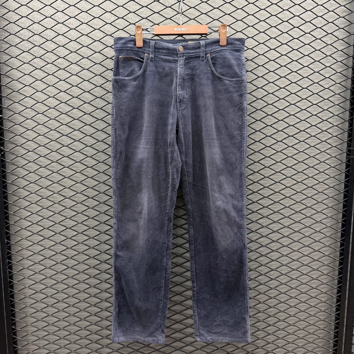 Wrangler 코듀로이 워크팬츠 양각버튼 가죽패치 W스티치 디테일 블루 상품이미지2